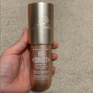 Sol de janeiro glow oil (full size)